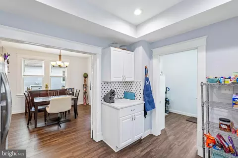 Entry Way - 508 46th St, Baltimore, MD 21224 photo 6 of 10