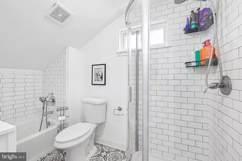 Bath - 508 46th St, Baltimore, MD 21224 photo 1 of 4