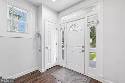 Entry Way - 508 46th St, Baltimore, MD 21224 photo 1 of 10