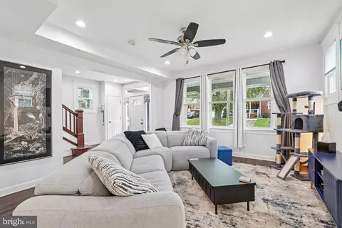 Entry Way - 508 46th St, Baltimore, MD 21224 photo 4 of 10