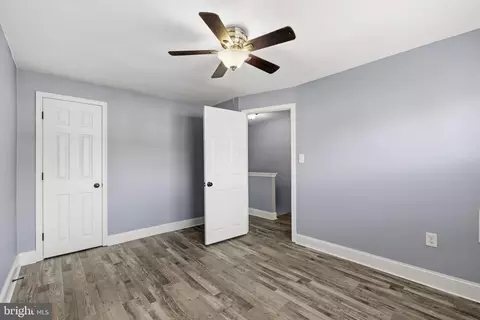 Entry Way - 2002 Larkhall Rd, Dundalk, MD 21222 photo 4 of 6