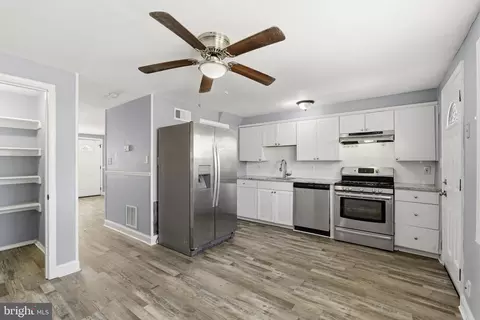 Entry Way - 2002 Larkhall Rd, Dundalk, MD 21222 photo 1 of 6