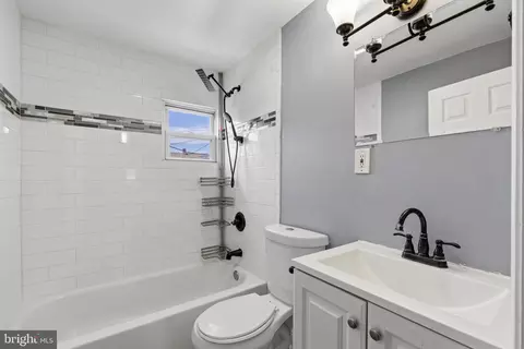 Bath - 2002 Larkhall Rd, Dundalk, MD 21222 photo 1 of 1