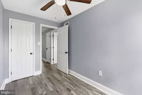 Entry Way - 2002 Larkhall Rd, Dundalk, MD 21222 photo 5 of 6