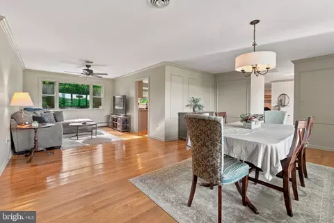 Dining - 13639 Pleasantville Rd, Baldwin, MD 21013 photo 3 of 4