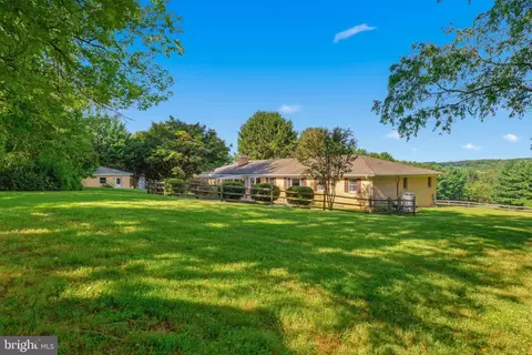 Exterior - 13639 Pleasantville Rd, Baldwin, MD 21013 photo 8 of 16