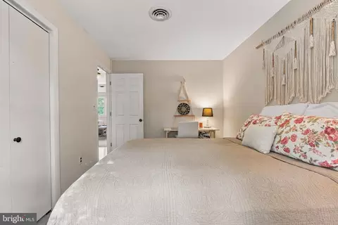 Bedroom - 13639 Pleasantville Rd, Baldwin, MD 21013 photo 8 of 10