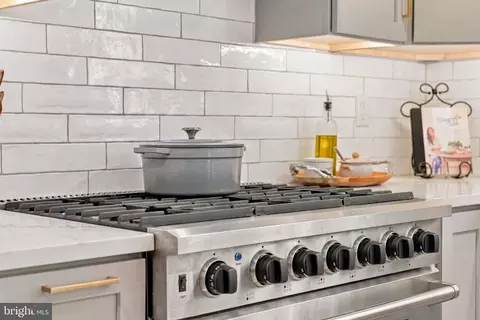 Kitchen - 13639 Pleasantville Rd, Baldwin, MD 21013 photo 5 of 7