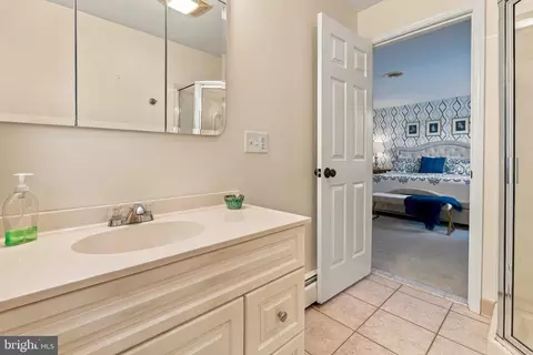 Bath - 13639 Pleasantville Rd, Baldwin, MD 21013 photo 2 of 5