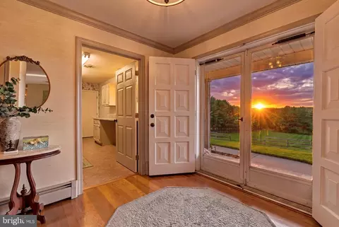 Entry Way - 13639 Pleasantville Rd, Baldwin, MD 21013 photo 5 of 7