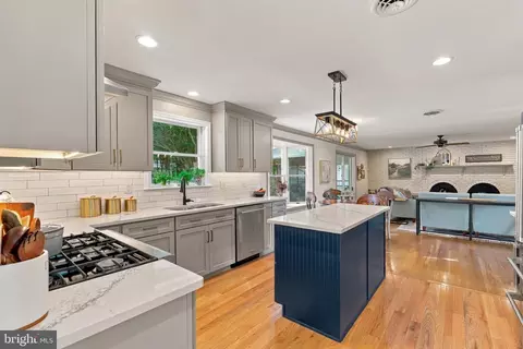 Kitchen - 13639 Pleasantville Rd, Baldwin, MD 21013 photo 6 of 7