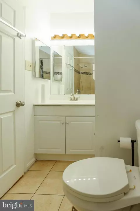 Bath - 4 Cashell Ct, Nottingham, MD 21236 photo 7 of 10