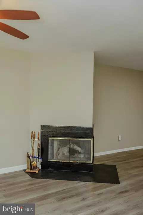 Living - 4 Cashell Ct, Nottingham, MD 21236 photo 5 of 9
