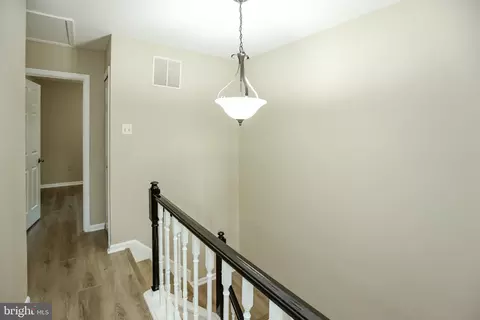 Entry Way - 4 Cashell Ct, Nottingham, MD 21236 photo 6 of 8