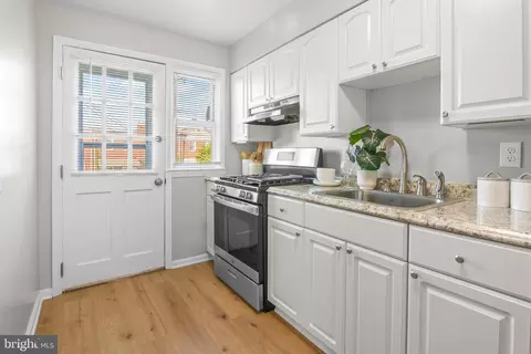 Kitchen - 7442 Edsworth Rd, Dundalk, MD 21222 photo 2 of 3