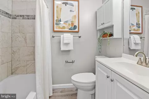 Bath - 7442 Edsworth Rd, Dundalk, MD 21222 photo 1 of 4