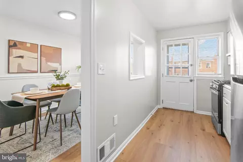 Entry Way - 7442 Edsworth Rd, Dundalk, MD 21222 photo 1 of 4