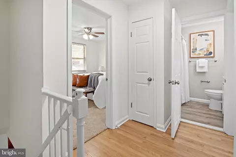 Entry Way - 7442 Edsworth Rd, Dundalk, MD 21222 photo 4 of 4