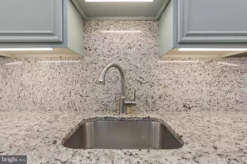 Kitchen - 205 E Joppa Rd #707, Towson, MD 21286 photo 4 of 6
