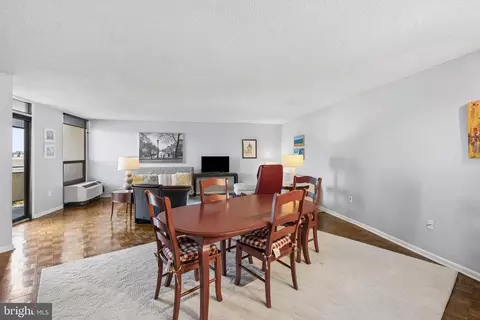 Dining - 205 E Joppa Rd #707, Towson, MD 21286 photo 1 of 4