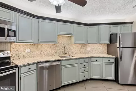 Kitchen - 205 E Joppa Rd #707, Towson, MD 21286 photo 2 of 6