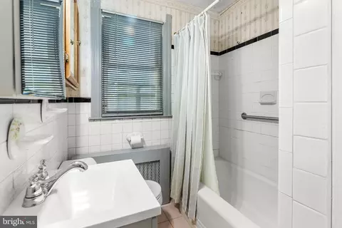 Bath - 5203 Benson Ave, Halethorpe, MD 21227 photo 1 of 3