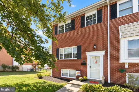 957 Stormont Cir, Halethorpe, MD 21227
