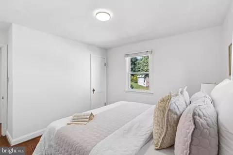 Bedroom - 5572 Oakland Rd, Halethorpe, MD 21227 photo 4 of 5
