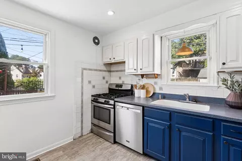Kitchen - 5572 Oakland Rd, Halethorpe, MD 21227 photo 2 of 4