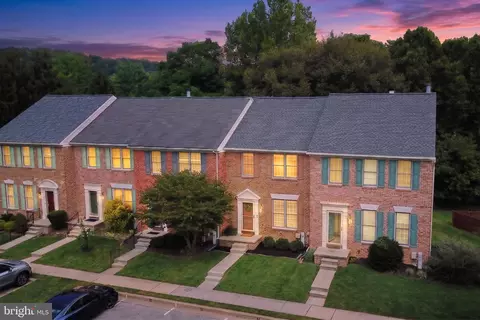 7 Snowberry Ct, Cockeysville, MD 21030