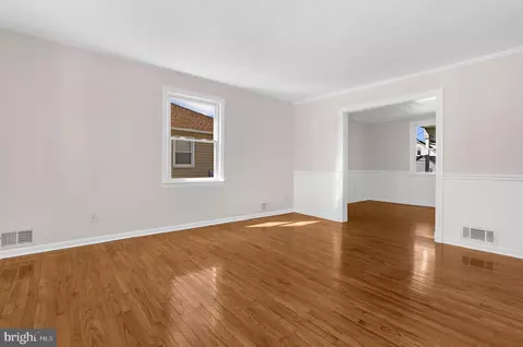 Living - 2906 Florida Ave, Halethorpe, MD 21227 photo 1 of 6