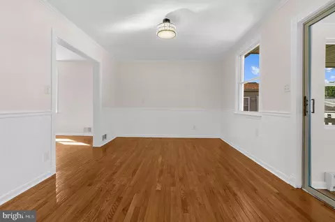 Living - 2906 Florida Ave, Halethorpe, MD 21227 photo 5 of 6