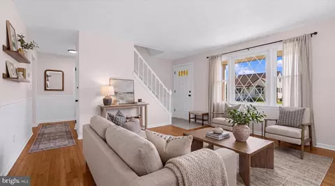 Entry Way - 2906 Florida Ave, Halethorpe, MD 21227 photo 1 of 4