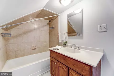 Bath - 8220 Cornwall Rd, Dundalk, MD 21222 photo 2 of 2