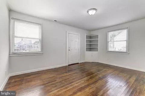Living - 8220 Cornwall Rd, Dundalk, MD 21222 photo 1 of 2
