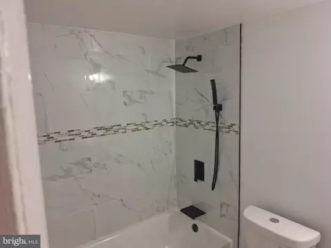 Bath - 6 Longstream Ct #101, Baltimore, MD 21209 photo 5 of 5