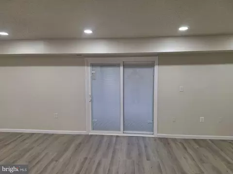 Living - 6 Longstream Ct #101, Baltimore, MD 21209 photo 4 of 4