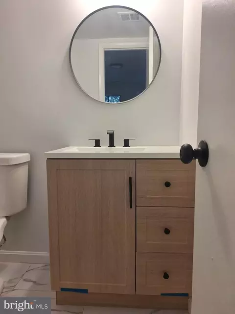 Bath - 6 Longstream Ct #101, Baltimore, MD 21209 photo 4 of 5