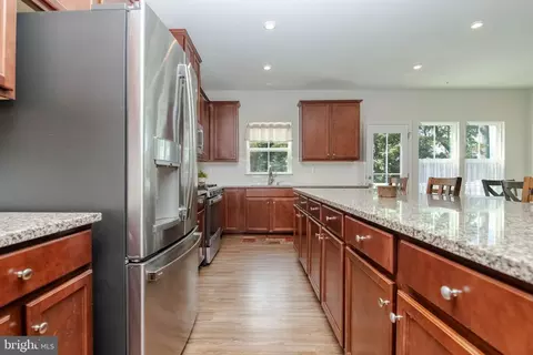 Entry Way - 3014 Shaws Rd Shaws Rd, Sparrows Point, MD 21219 photo 9 of 16