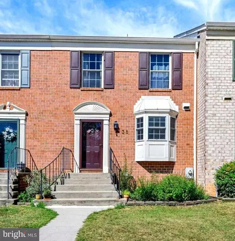 38 Silverton Ct, Cockeysville, MD 21030