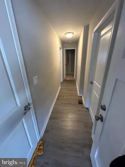 Entry Way - 4427 Annapolis Rd, Halethorpe, MD 21227 photo 10 of 11