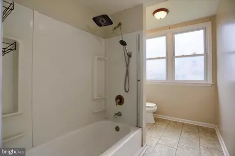 Bath - 7606 Avondale Ave, Baltimore, MD 21224 photo 2 of 3