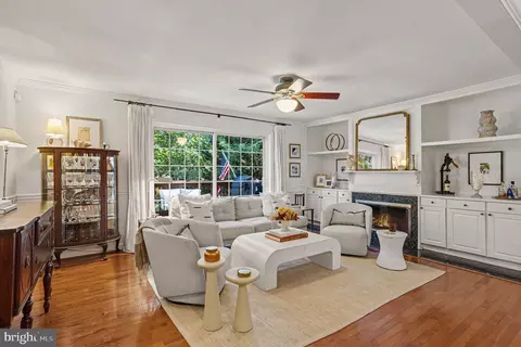 33 Blondell Ct, Lutherville Timonium, MD 21093
