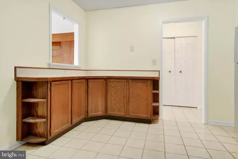 Entry Way - 205 E Joppa Rd #1604, Towson, MD 21286 photo 1 of 2