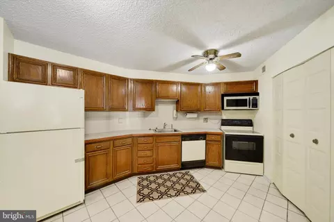 Kitchen - 205 E Joppa Rd #1604, Towson, MD 21286 photo 1 of 2