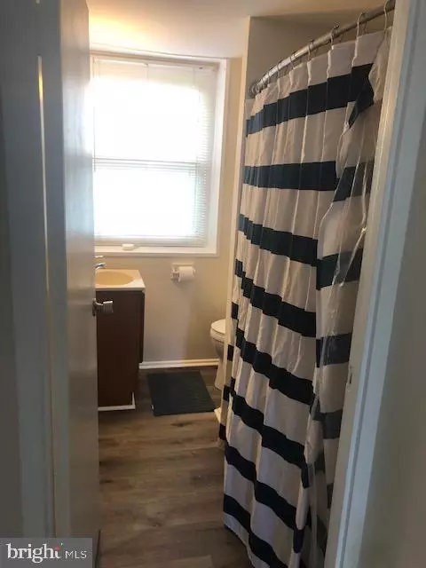 Bath - 3301 Ryerson Cir, Halethorpe, MD 21227 photo 1 of 2
