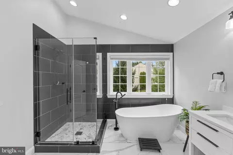 Bath - 809 Castlebridge Ct, Monkton, MD 21111 photo 3 of 5