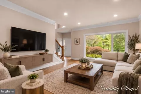 Living - 809 Castlebridge Ct, Monkton, MD 21111 photo 1 of 2