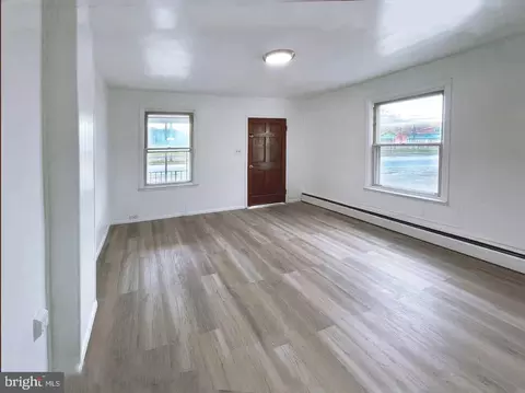 Living - 7213 N Point Rd, Sparrows Point, MD 21219 photo 1 of 16