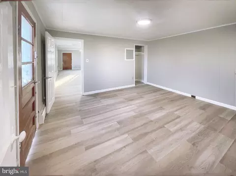 Living - 7213 N Point Rd, Sparrows Point, MD 21219 photo 5 of 16